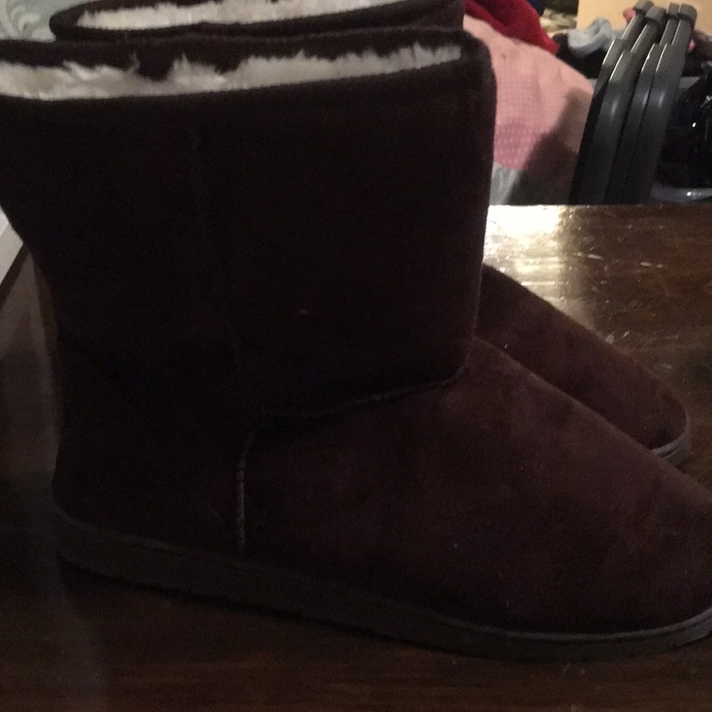 Fur lined suede boot